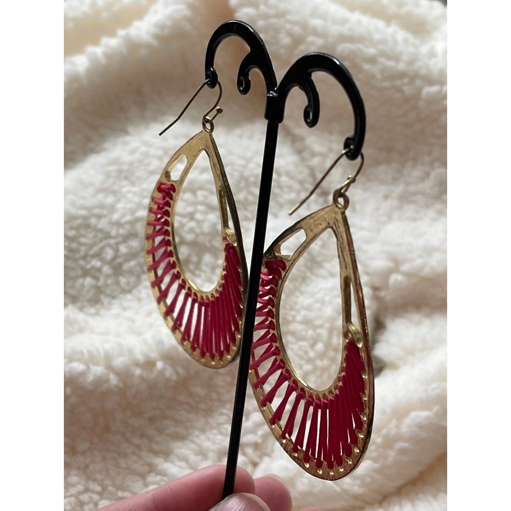 Big Gold Tone Pink Sting Designed Teardrop Statement Earrings - Picture 7 of 11